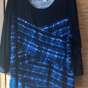 Woman’s plus size blue, white, and black “tie-dye” tunic